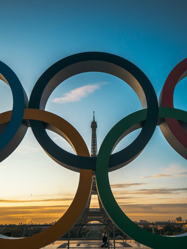 Eiffel Tower in Paris 2024 through the Olympics Rings